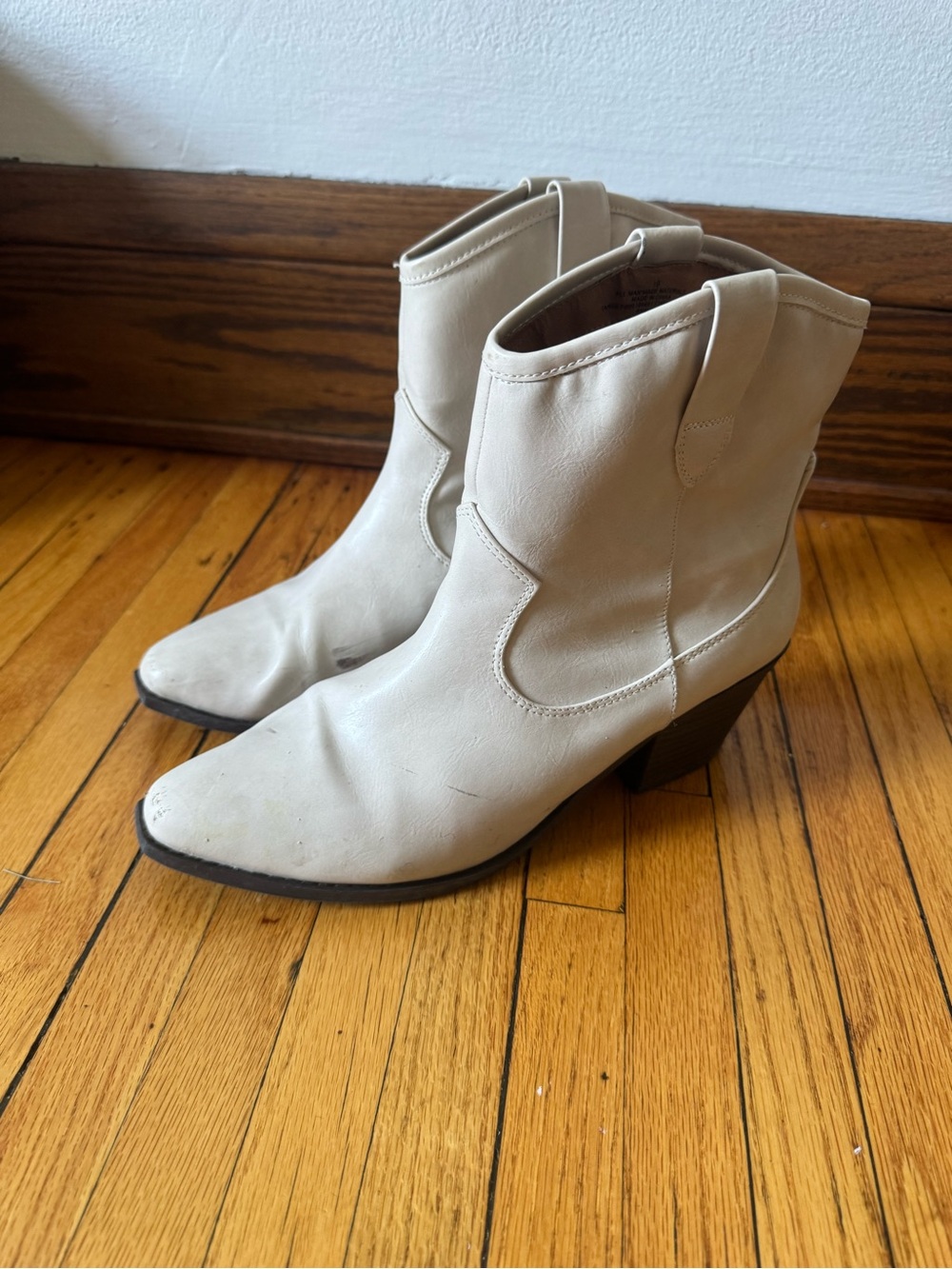 Universal Thread Cream Western-Style Ankle Boots